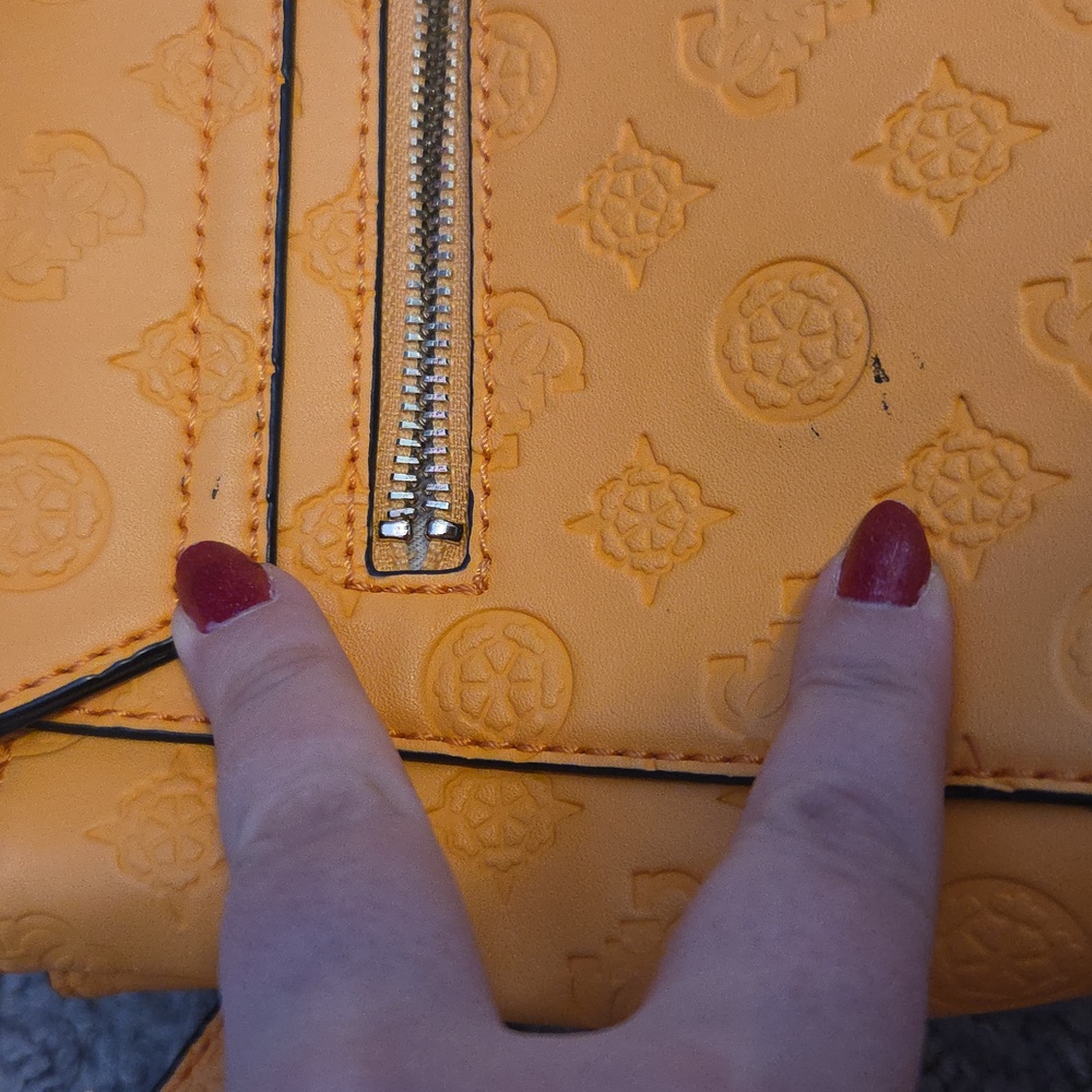 Guess Mustard Yellow Shoulder Bag with Chain Strap - Picture 6 of 6